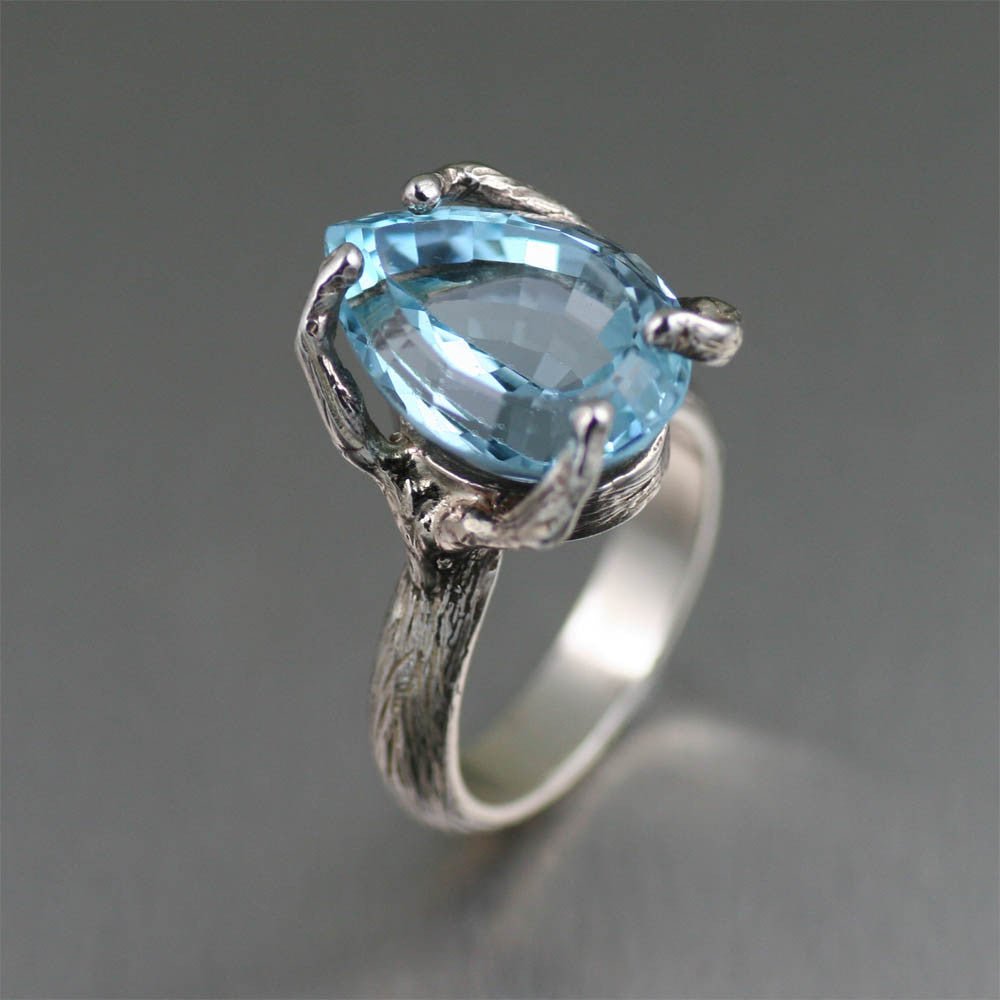 The Endless Shades of Blue Topaz Gemstones