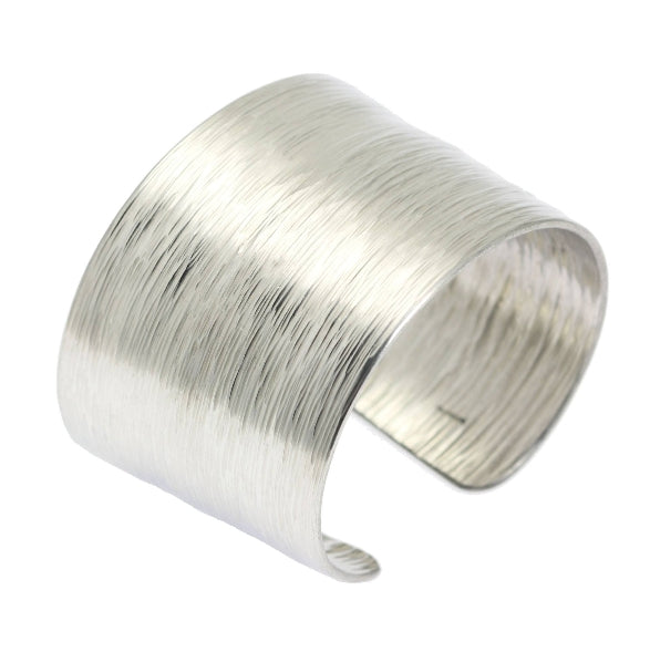 Handgemaakte aluminium sieraden collectie