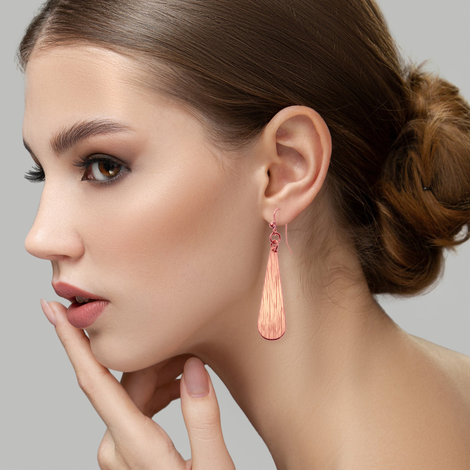 Jewelry Gift Ideas for Oval Shaped Faces