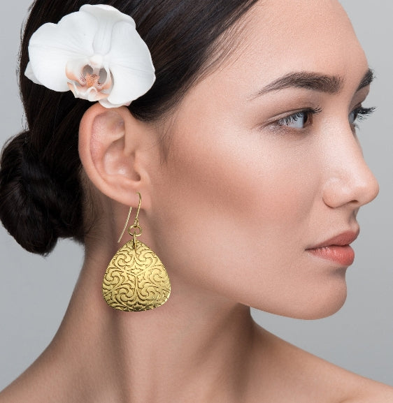 Collection de boucles d’oreilles en laiton Nu Gold