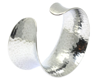 3 of 5: Detailed View of Hammered Aluminum Anticlastic Bangle
